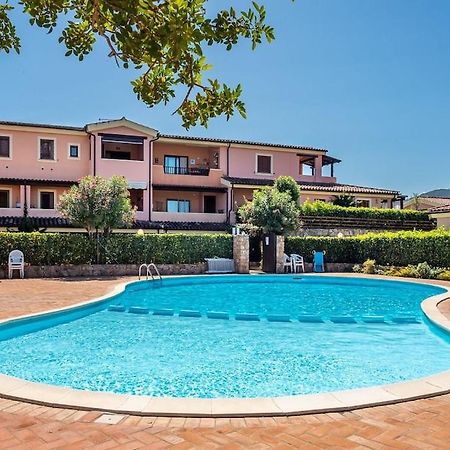House In Residence With Swimming Pool 2 Km From The Sea Мурта-Мария Экстерьер фото