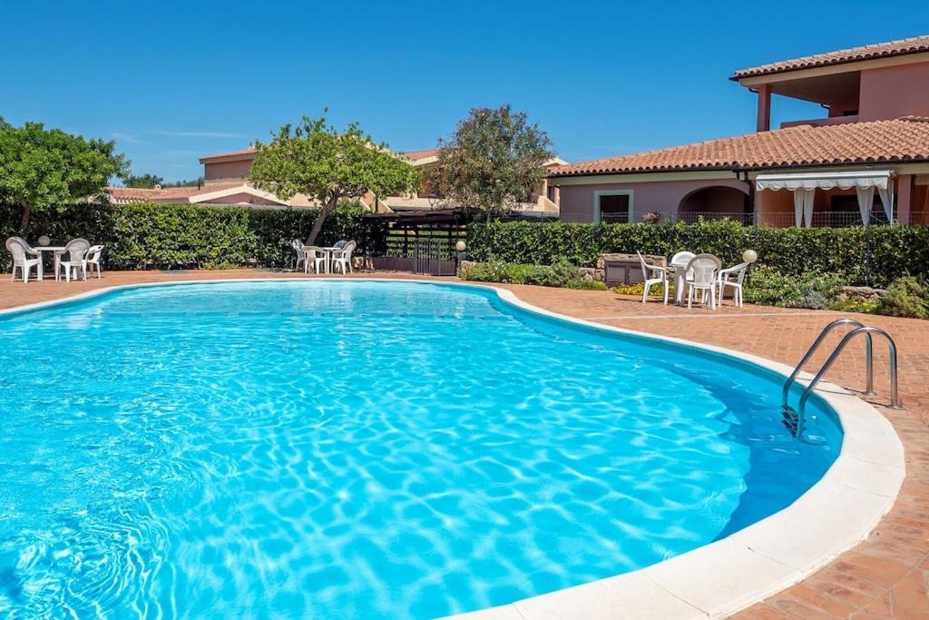 House In Residence With Swimming Pool 2 Km From The Sea Мурта-Мария Экстерьер фото
